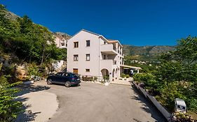 Apartments Villa Made 4U